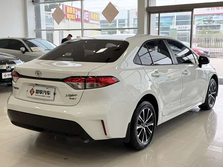 Фото 5 - Toyota Levin