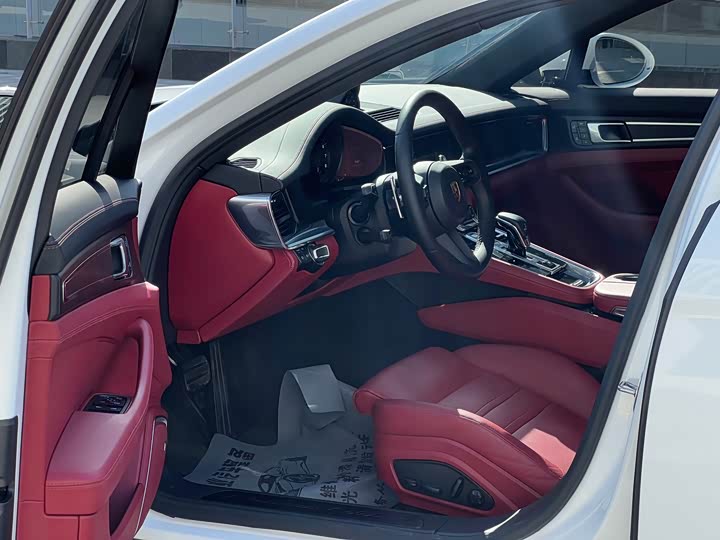 Фото 11 - Porsche Panamera