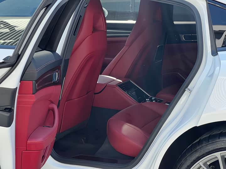 Фото 12 - Porsche Panamera