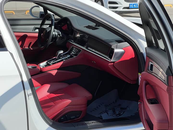 Фото 13 - Porsche Panamera