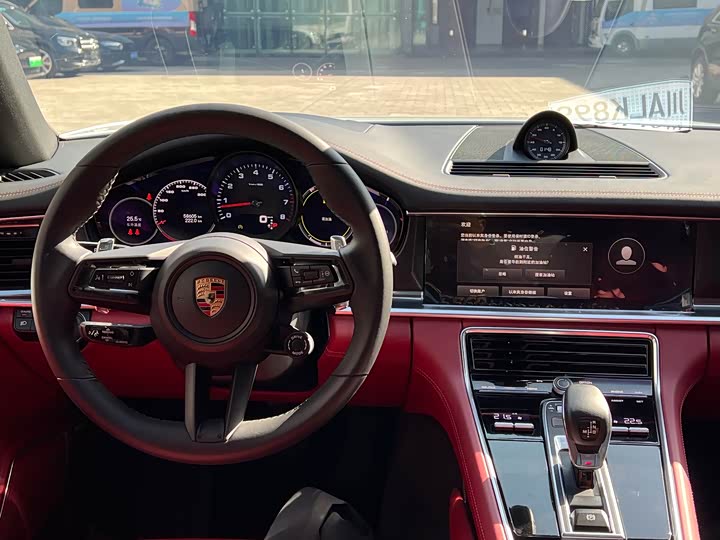 Фото 18 - Porsche Panamera