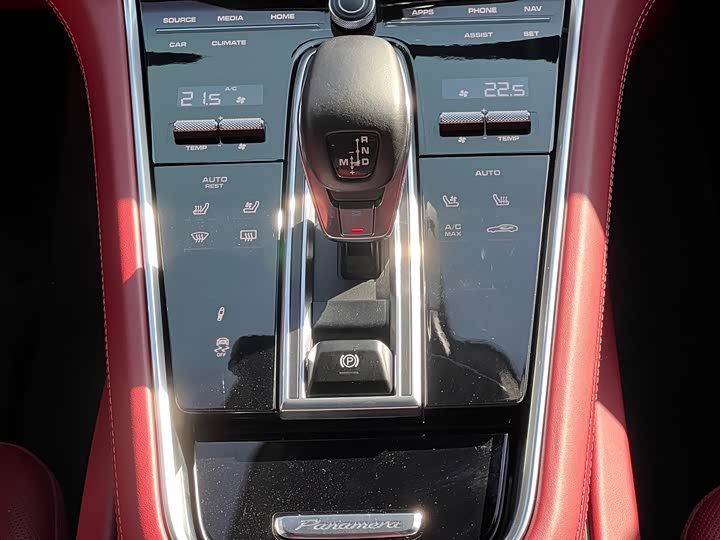 Фото 21 - Porsche Panamera