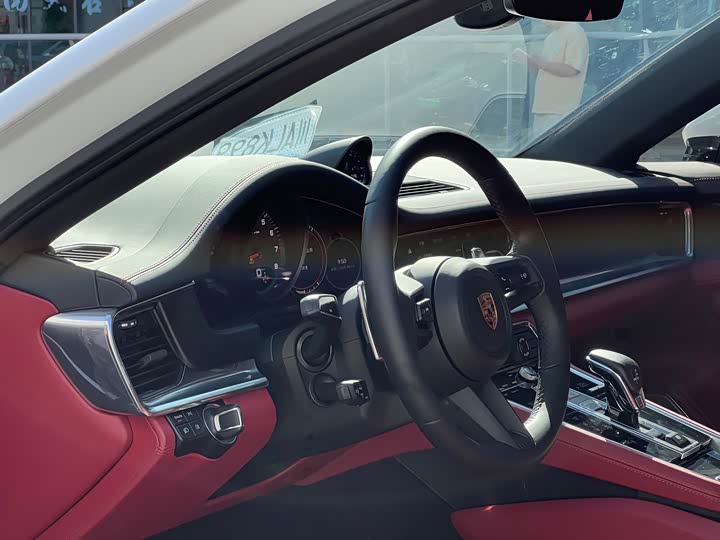 Фото 23 - Porsche Panamera