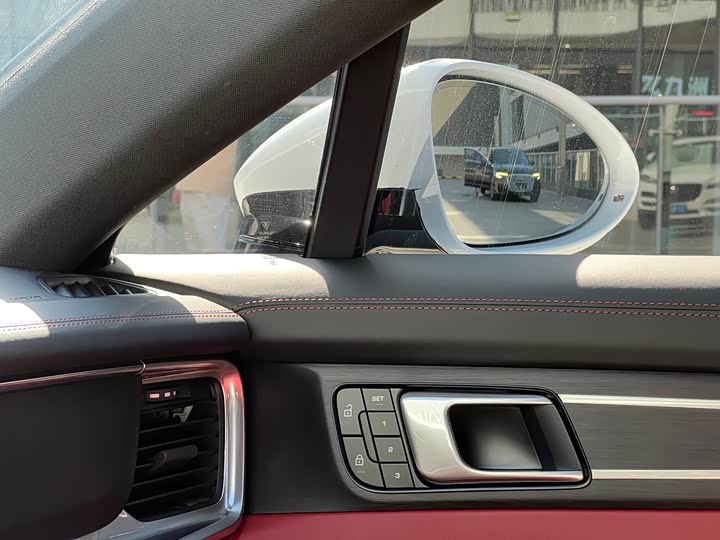 Фото 27 - Porsche Panamera