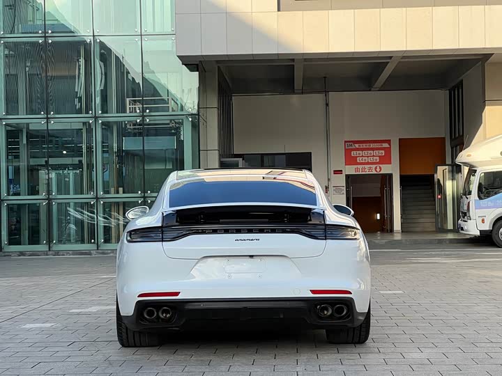 Фото 6 - Porsche Panamera