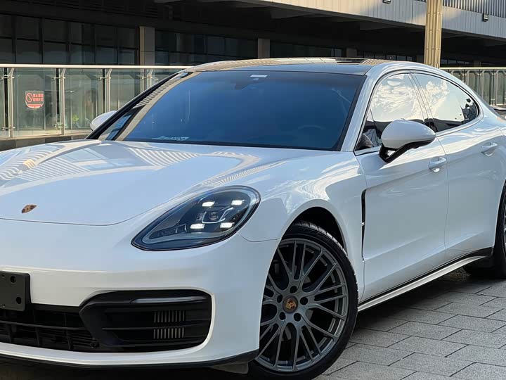 Фото 8 - Porsche Panamera