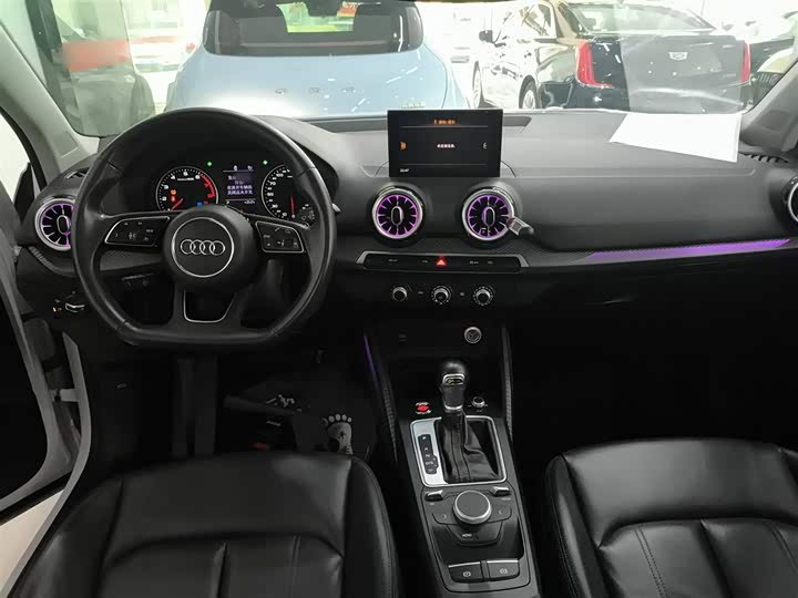 Фото 10 - Audi Q2L