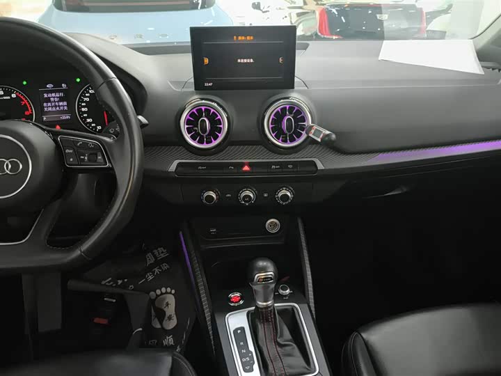 Фото 13 - Audi Q2L