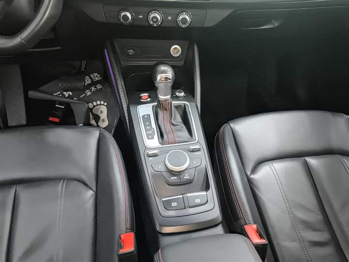 Фото 14 - Audi Q2L