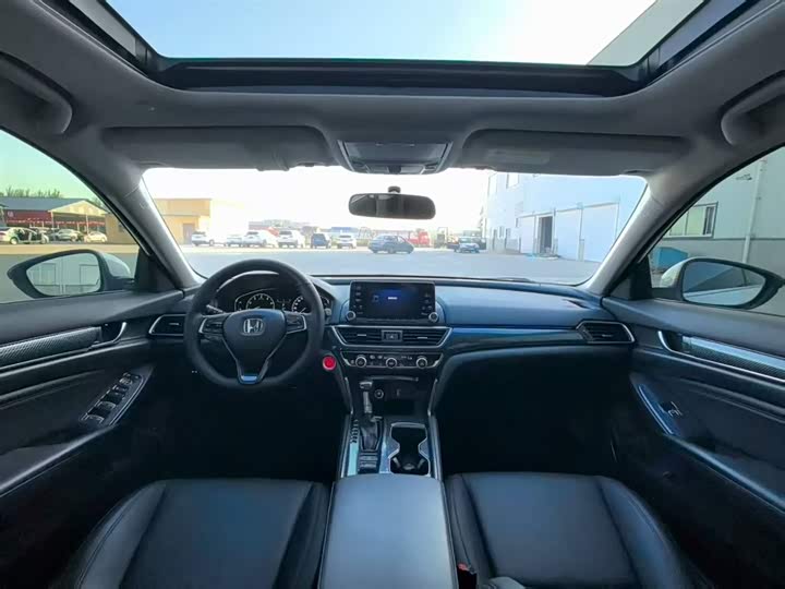 Фото 9 - Honda Accord