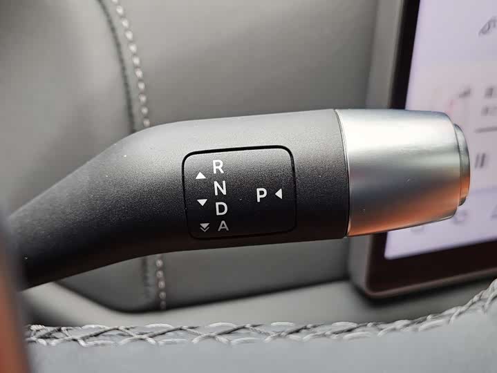 Фото 11 - LiXiang L8