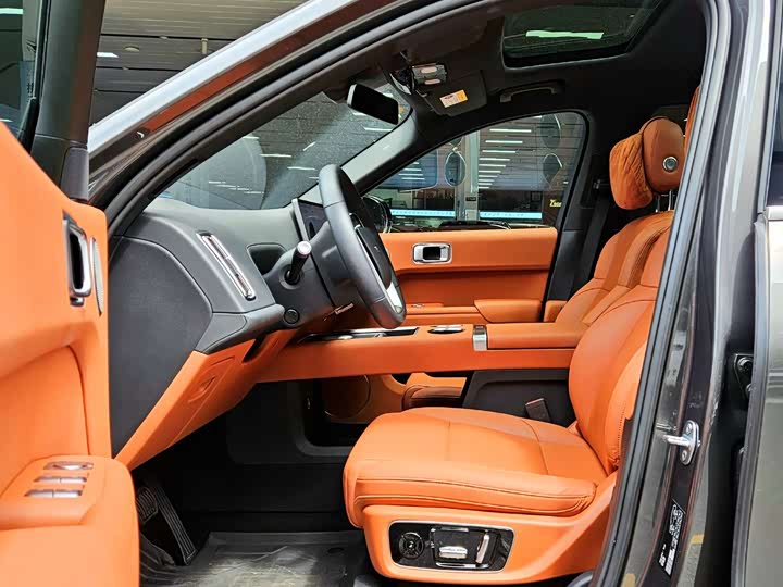 Фото 13 - LiXiang L8