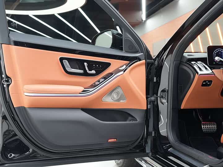 Фото 10 - Mercedes-Benz S-Class