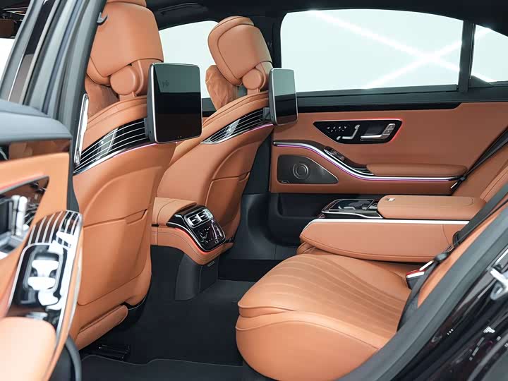 Фото 13 - Mercedes-Benz S-Class