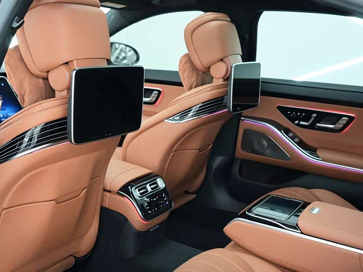 Фото 14 - Mercedes-Benz S-Class