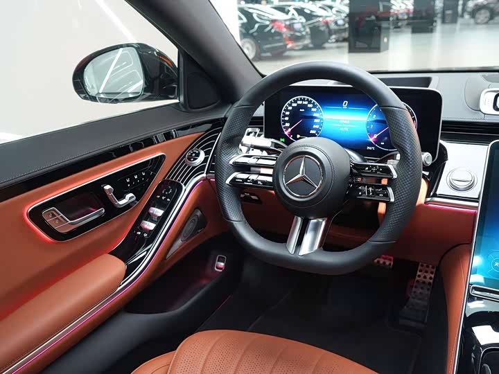 Фото 21 - Mercedes-Benz S-Class