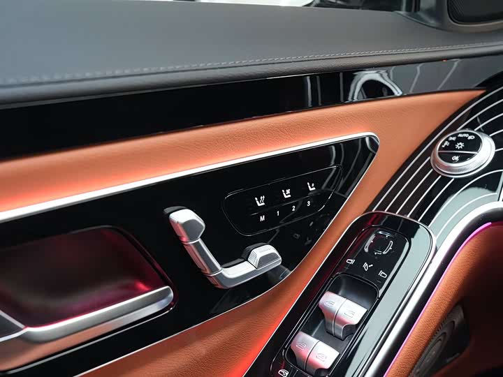 Фото 24 - Mercedes-Benz S-Class