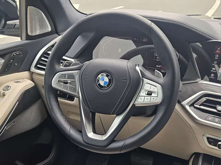 Фото 13 - BMW X7