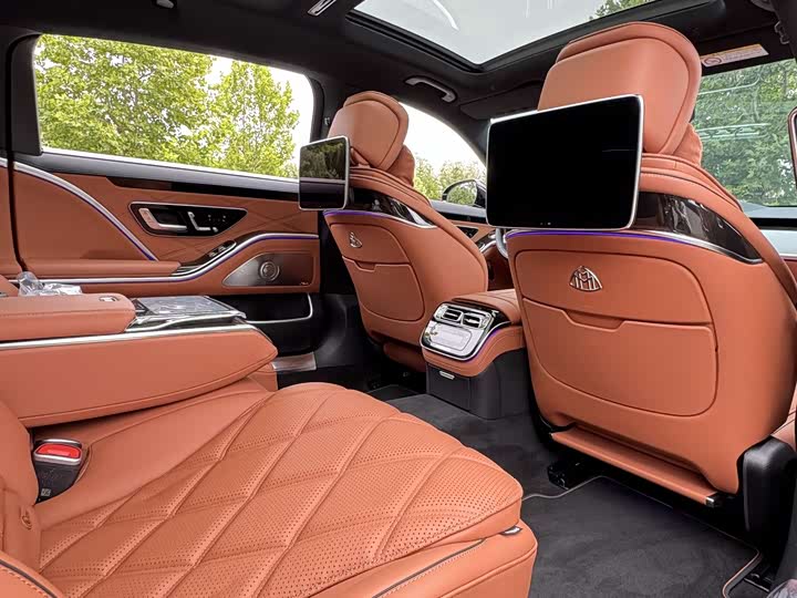 Фото 17 - Mercedes-Benz Maybach S-Class