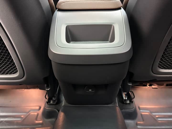 Фото 15 - Volvo XC60