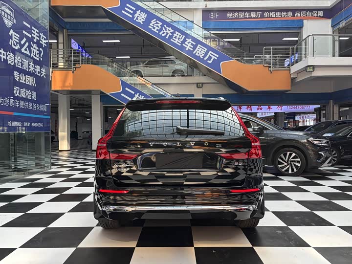 Фото 18 - Volvo XC60