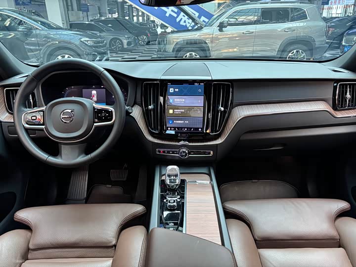 Фото 7 - Volvo XC60