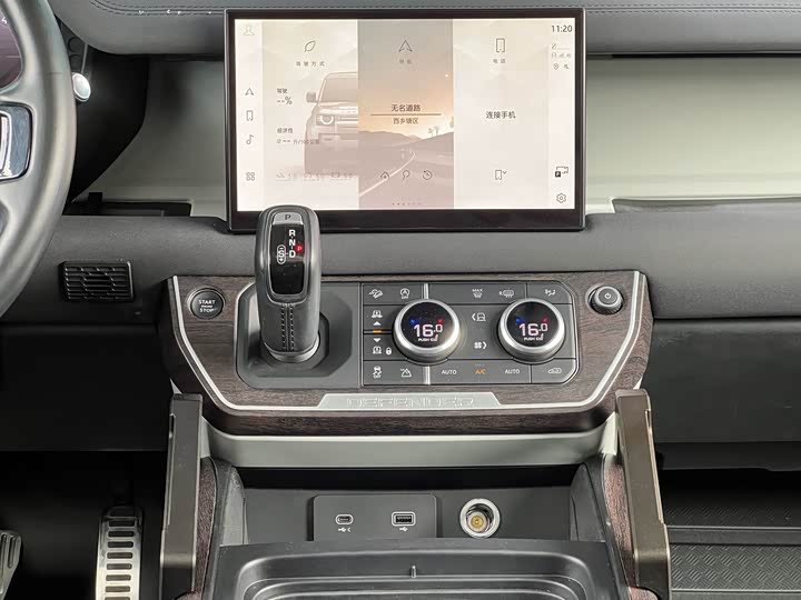 Фото 10 - Land Rover Defender