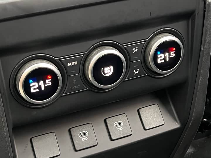 Фото 11 - Land Rover Defender