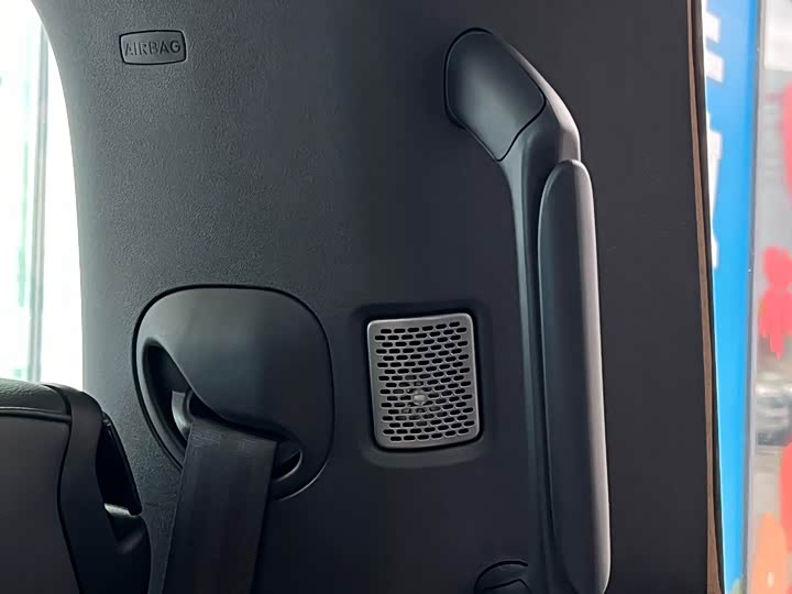 Фото 13 - Land Rover Defender