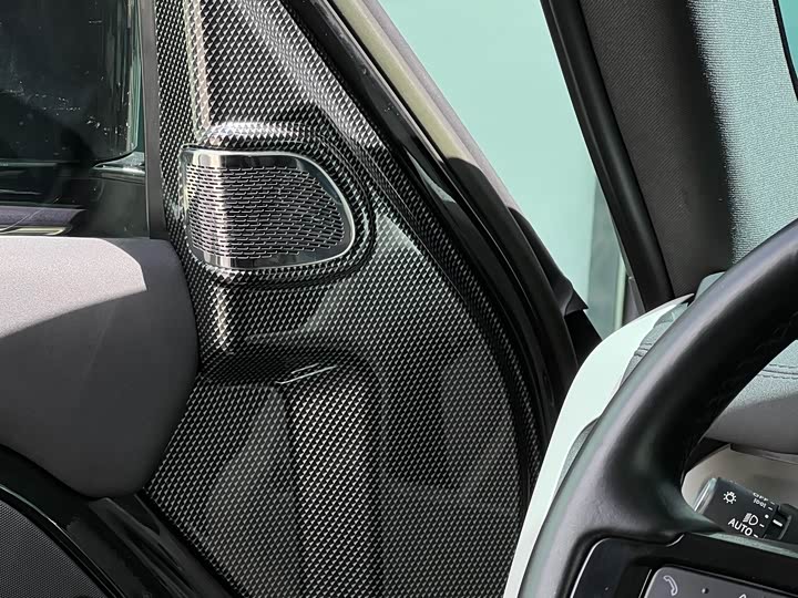 Фото 16 - Land Rover Defender