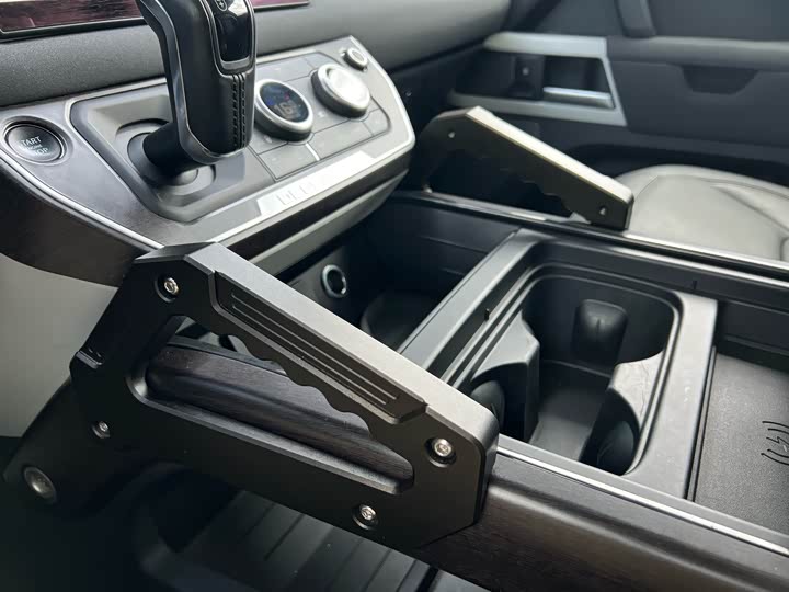 Фото 17 - Land Rover Defender