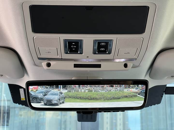 Фото 19 - Land Rover Defender