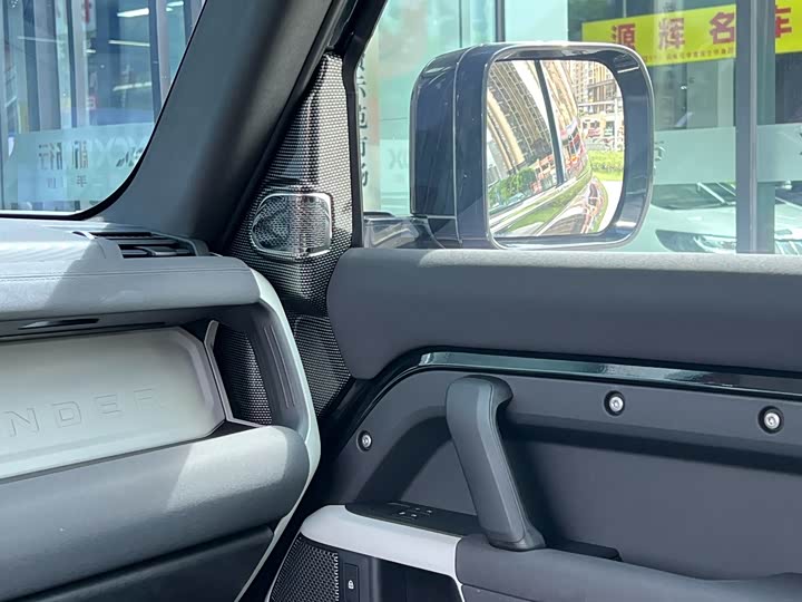 Фото 20 - Land Rover Defender