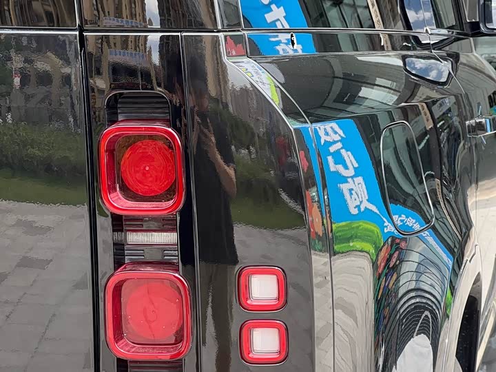 Фото 7 - Land Rover Defender