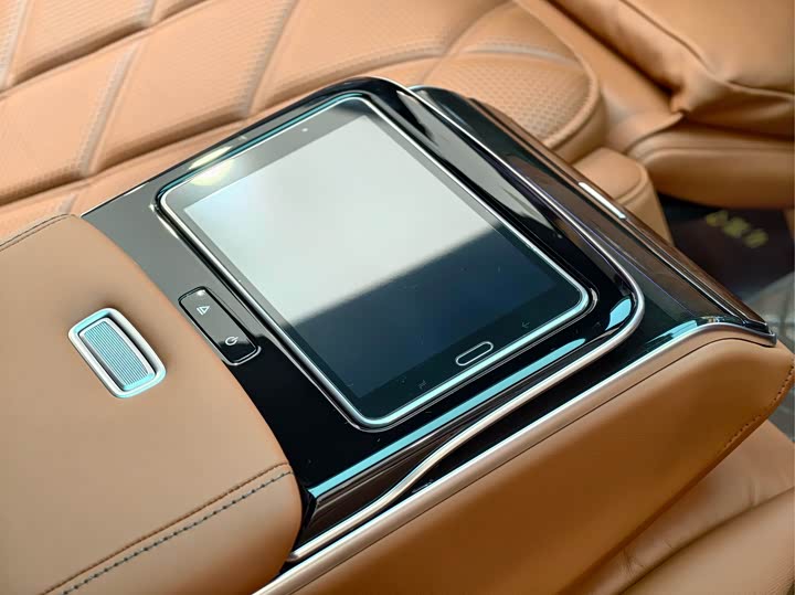 Фото 18 - Mercedes-Benz Maybach S-Class