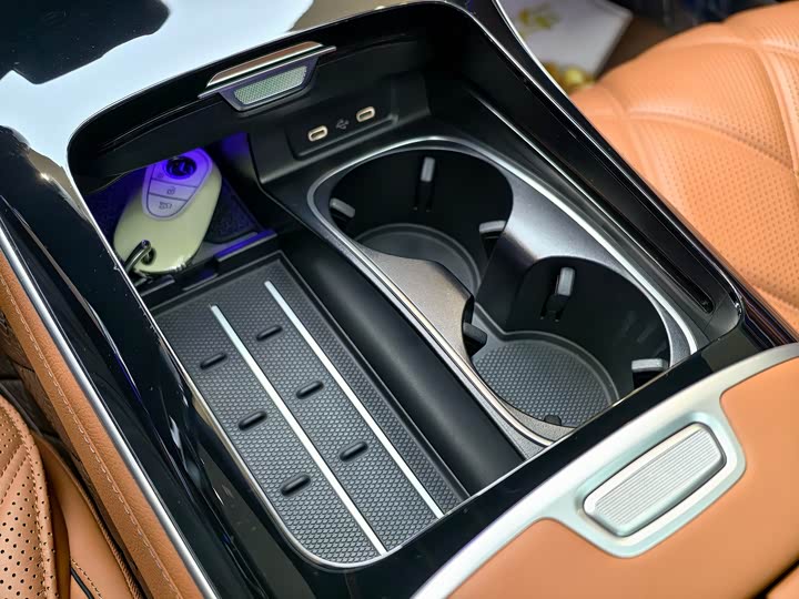 Фото 20 - Mercedes-Benz Maybach S-Class