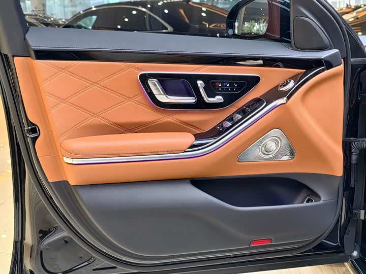 Фото 4 - Mercedes-Benz Maybach S-Class