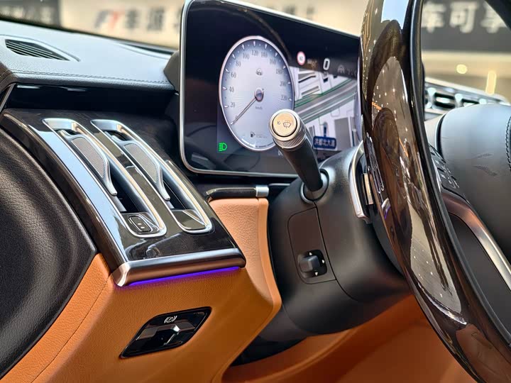 Фото 5 - Mercedes-Benz Maybach S-Class