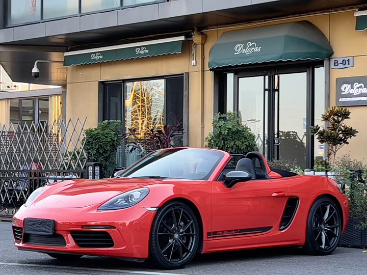 Фото 1 - Porsche 718