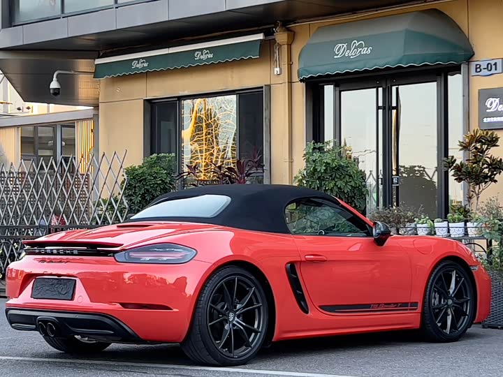 Фото 4 - Porsche 718