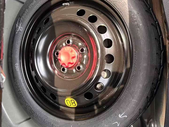 Фото 11 - Toyota Camry