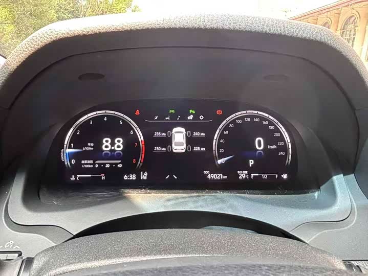 Фото 15 - Toyota Camry