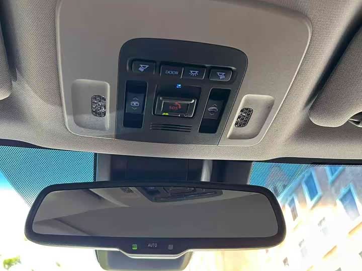 Фото 19 - Toyota Camry