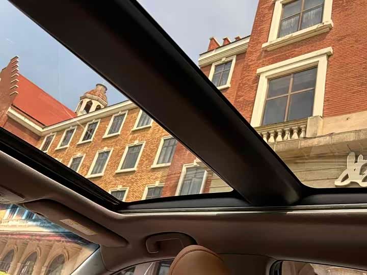 Фото 20 - Toyota Camry