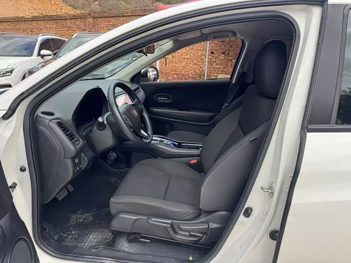 Фото 4 - Honda Vezel