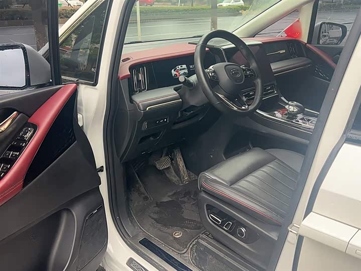 Фото 14 - GAC Trumpchi E9