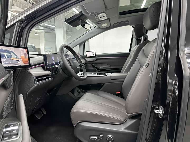 Фото 17 - Maxus Mifa 7