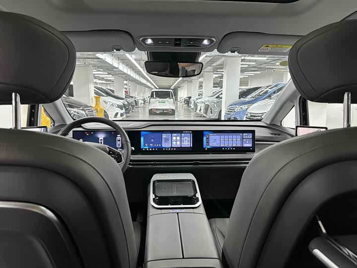 Фото 9 - Maxus Mifa 7