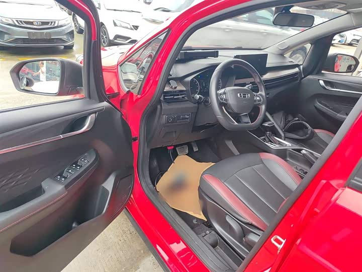 Фото 16 - Geely Vision X3