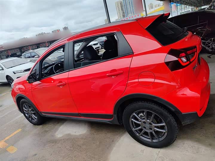 Фото 5 - Geely Vision X3